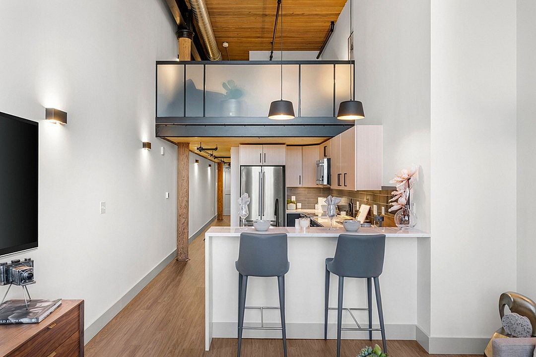 Riverwalk Lofts Image 16