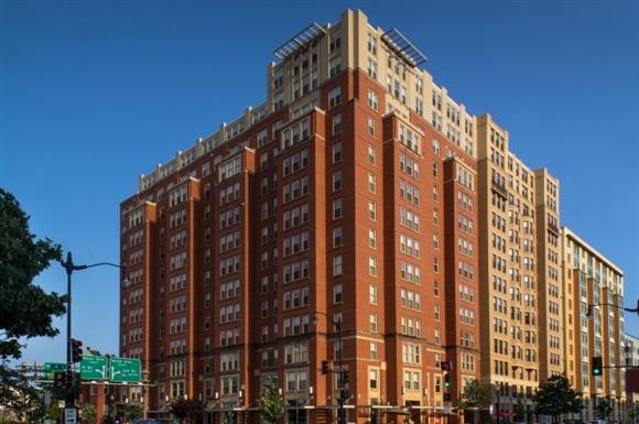 Massachusetts Court Apartments Image 16