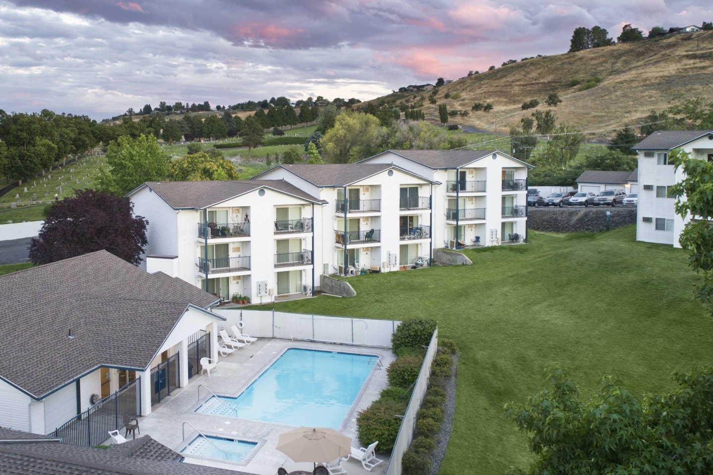 Westridge Apartments Image 2