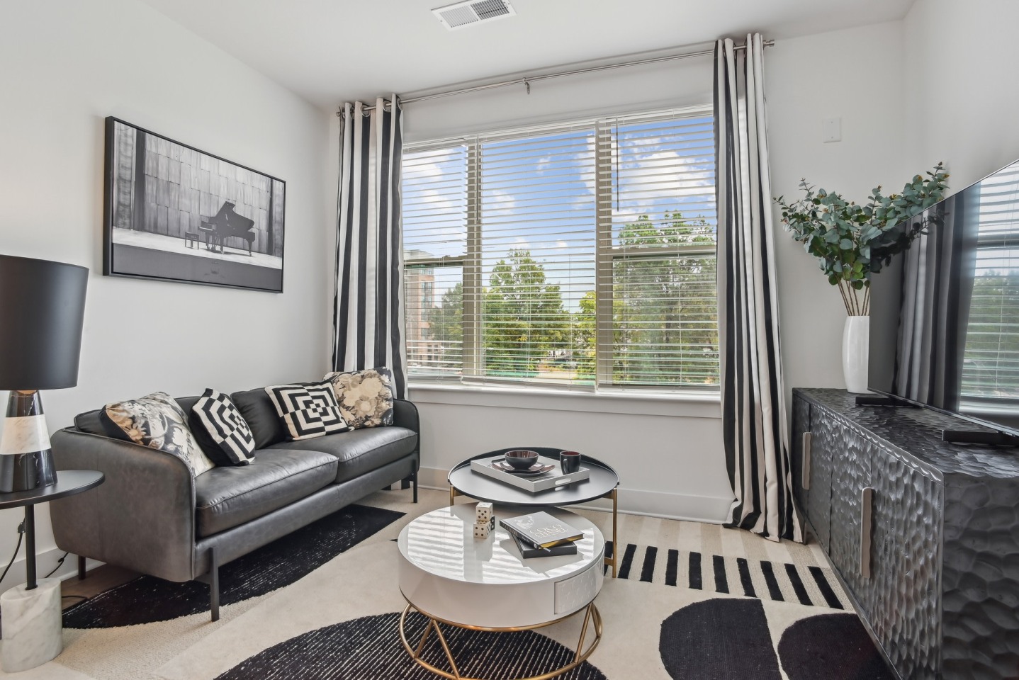 Link Apartments Mint Street Image 18