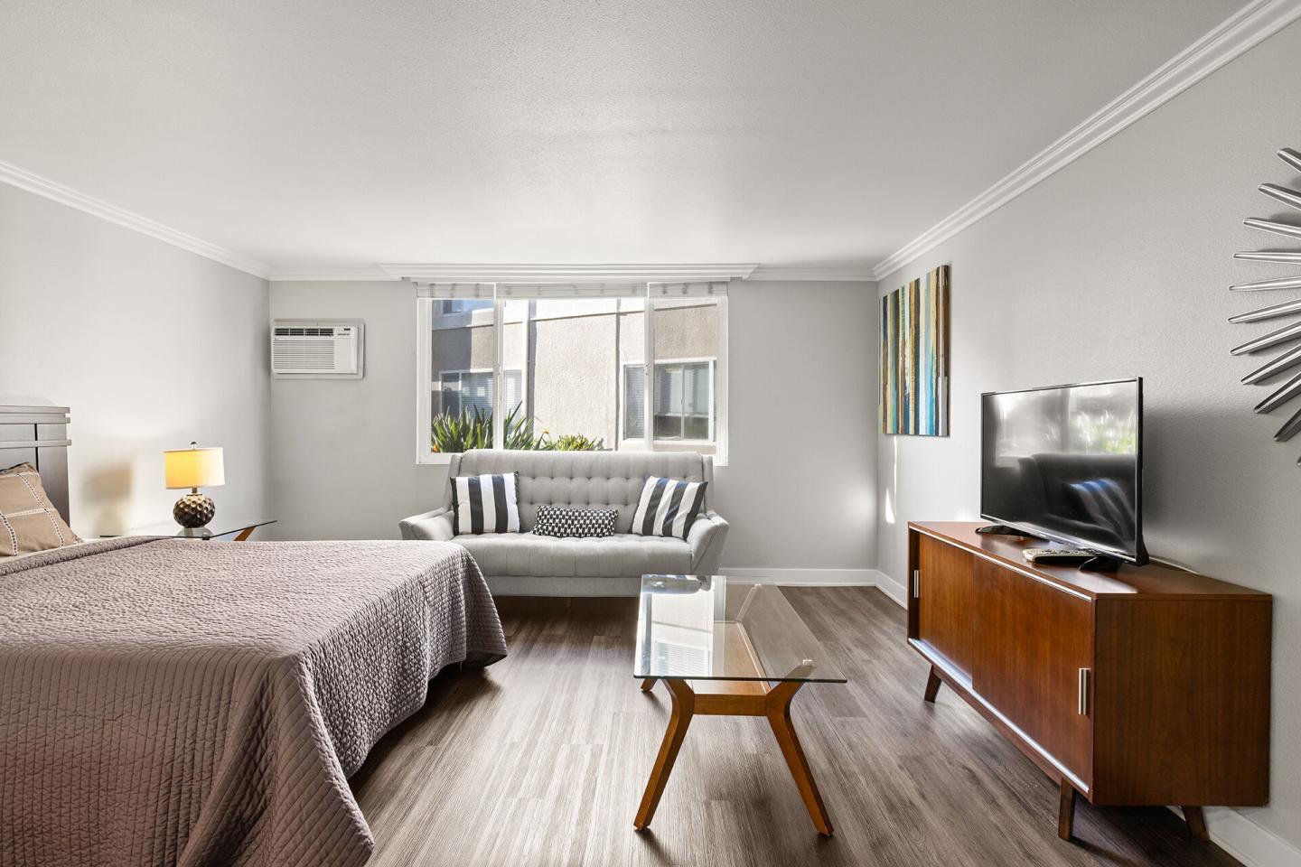 1200 Riverside Image 13