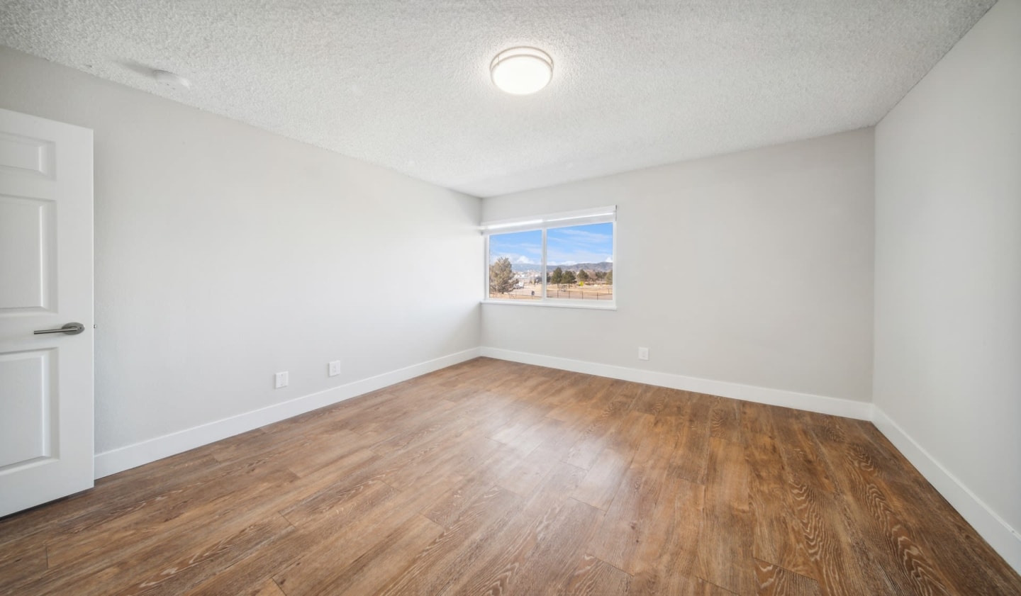 Meadow Creek Apartments Image 10