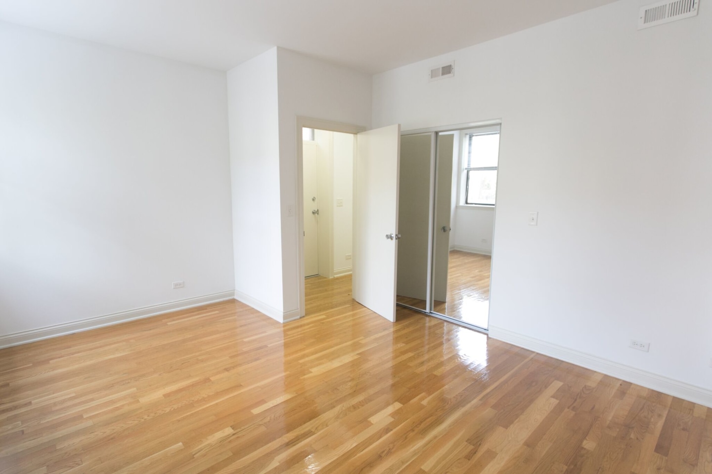 5400-5408 S. Ingleside Avenue Image 24