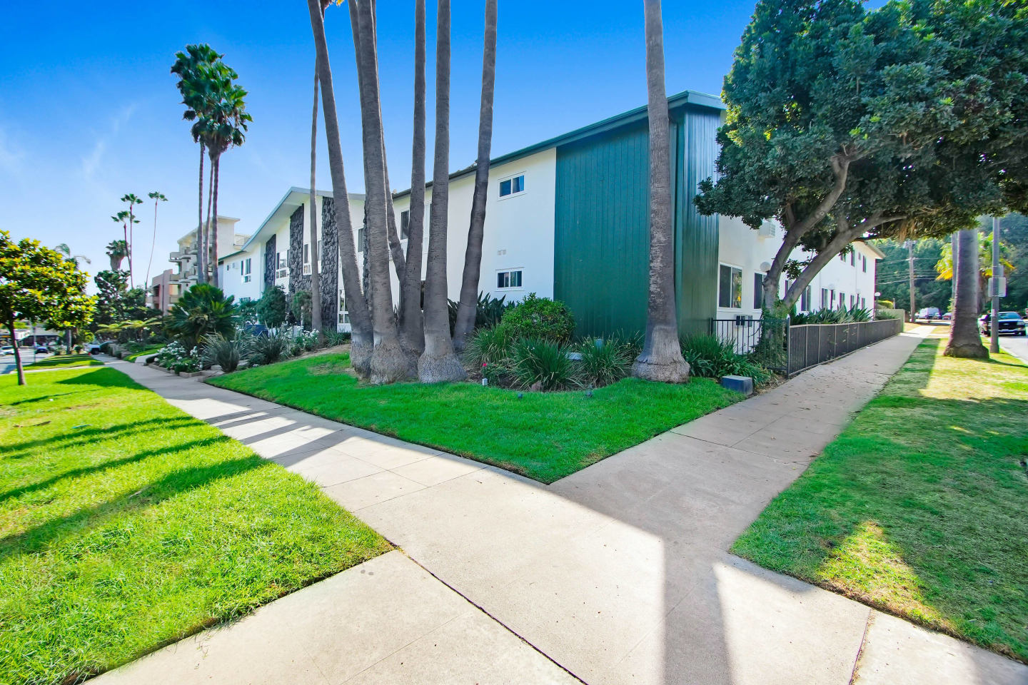 1545 N Laurel Image 30