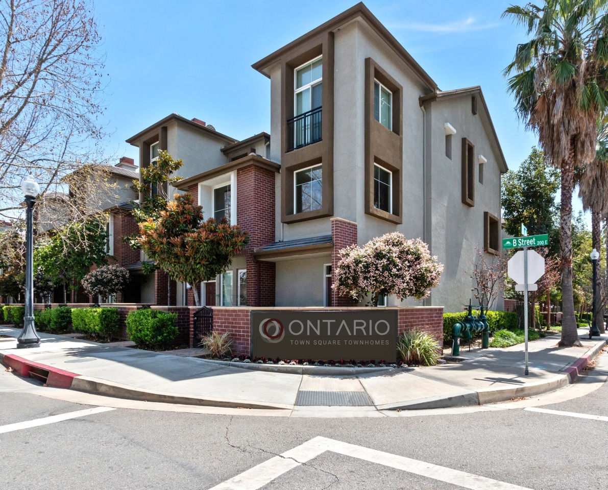 Ontario Town Square Townhomes Image 24