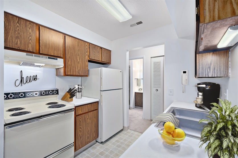 Pebble Point Apartments Image 8