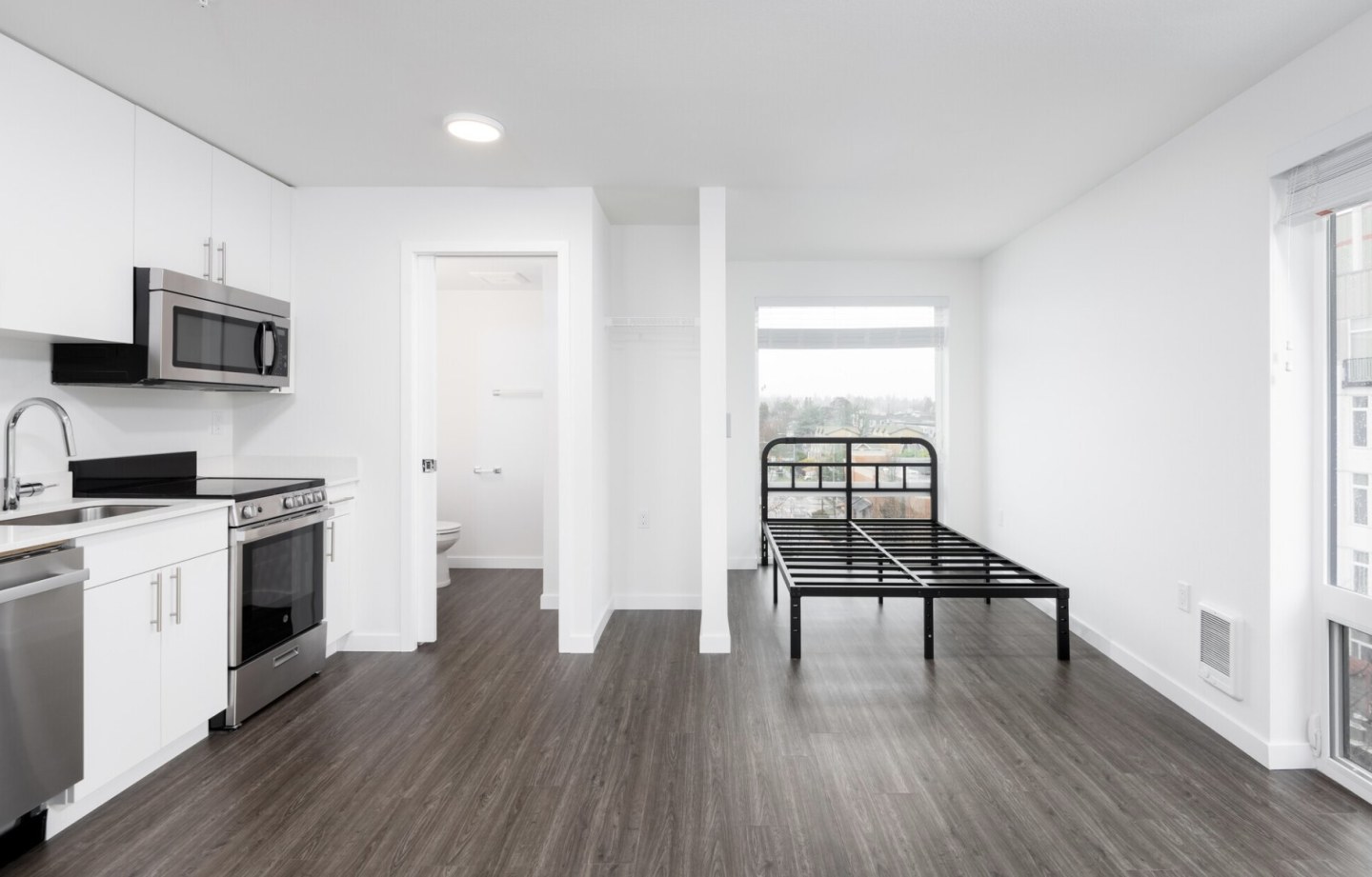 Montclair Apartments - Student Housing Image 3
