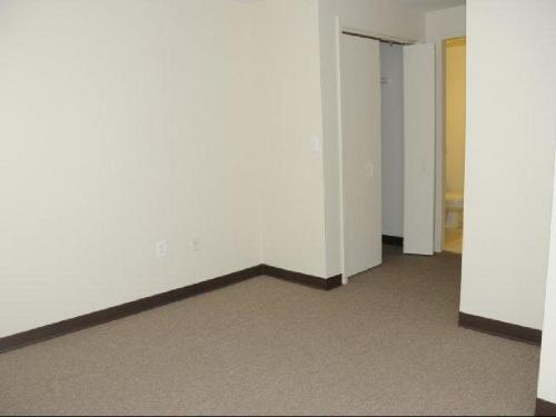 Auburn Court Image 5