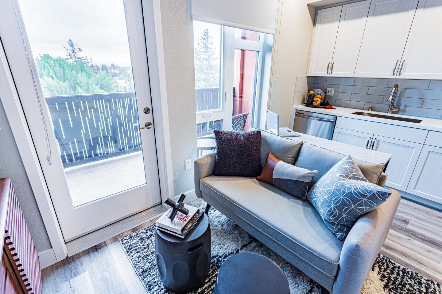 1250 Lakeside Image 10