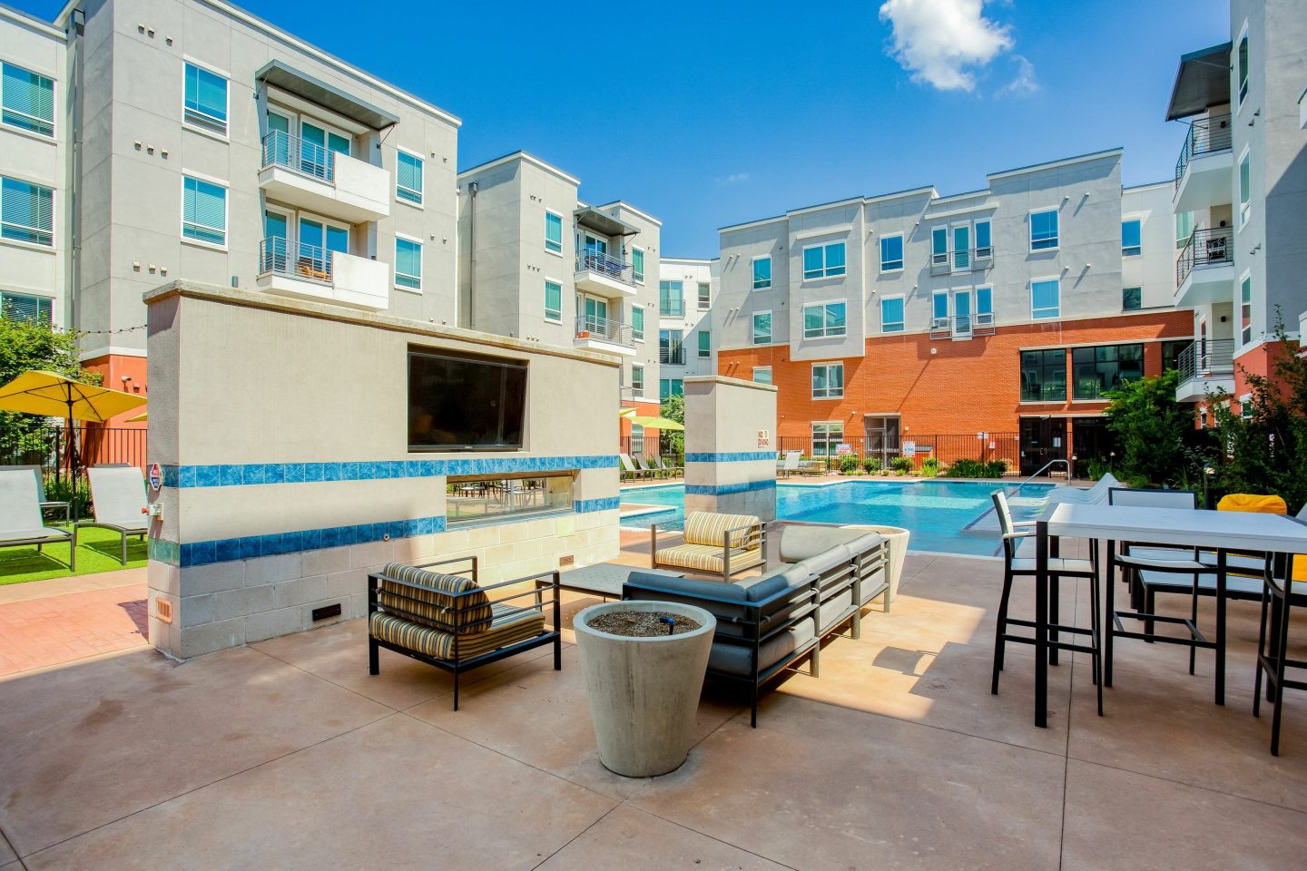 Liv+ Arlington - Student Housing Image 49