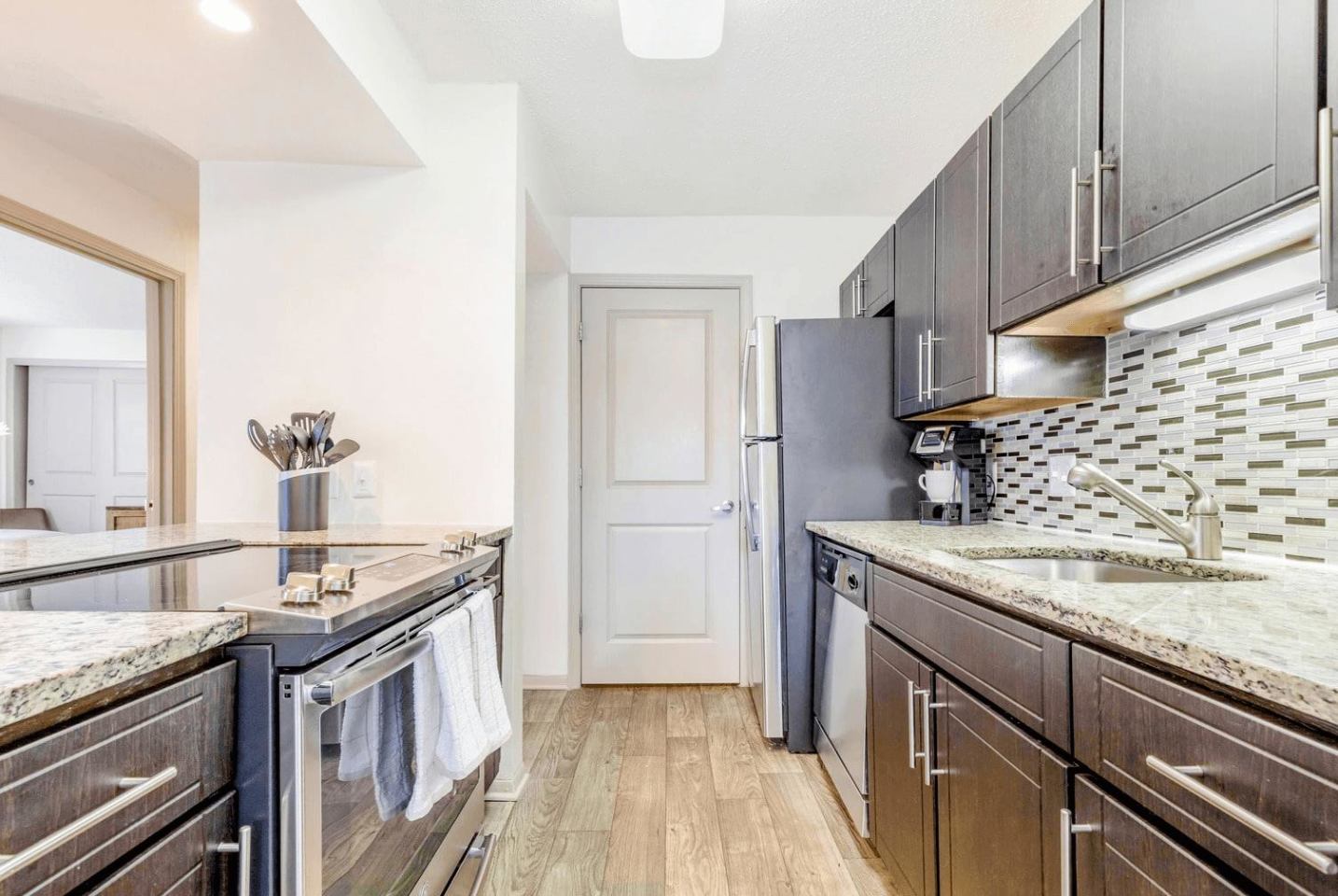Affordable Housing - Madison Southpark Apartment Homes Image 15