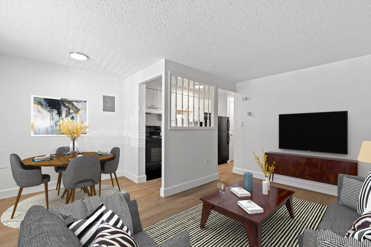 Candlewood Apartments Image 1