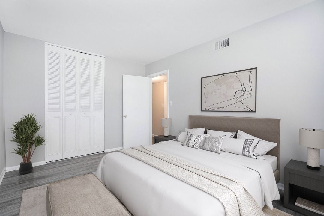 Oyster Point Place Image 6