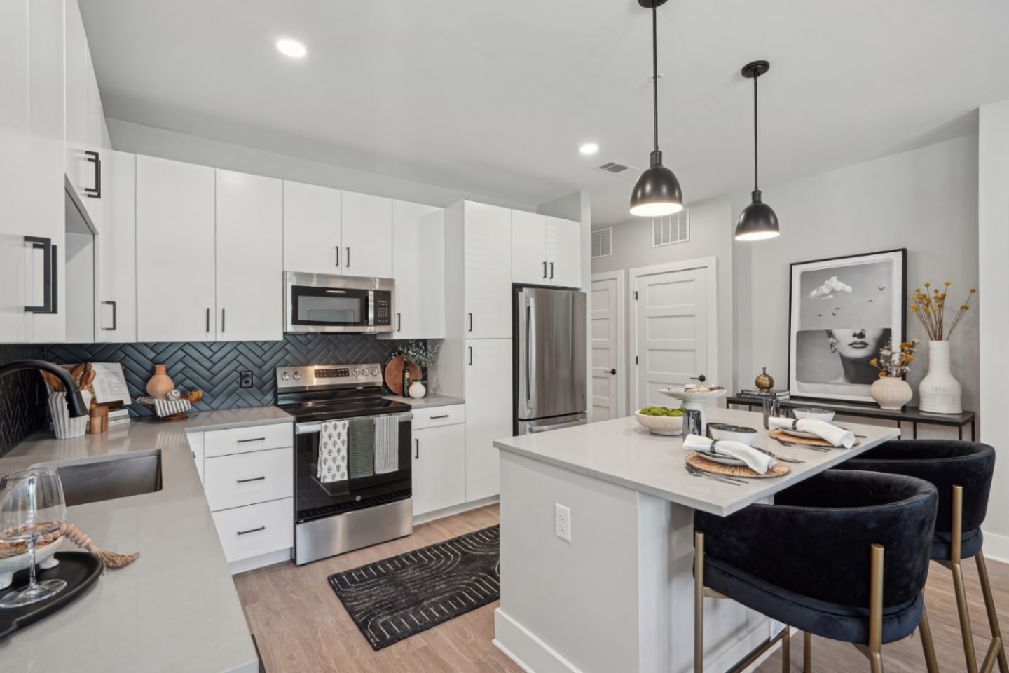 900 Willow Image 9