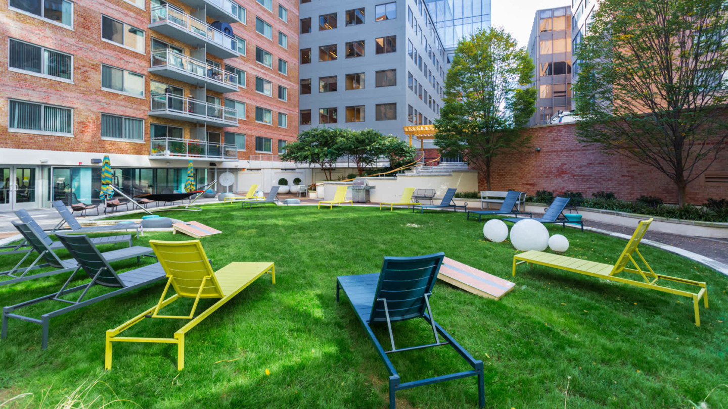 The Flats at Dupont Circle Image 34