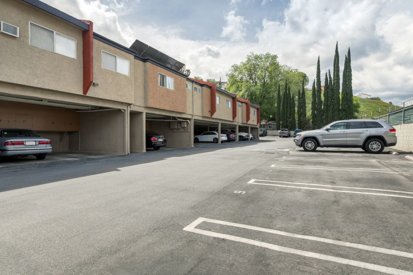 Topanga Canyon Apartments Image 36