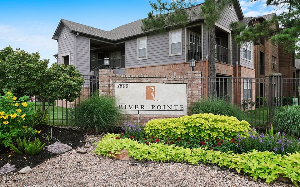 River Pointe Image 1