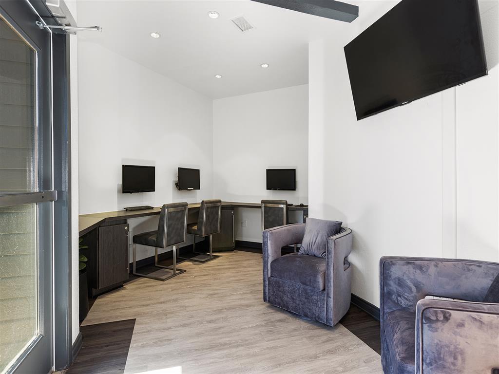 The Enclave Image 53