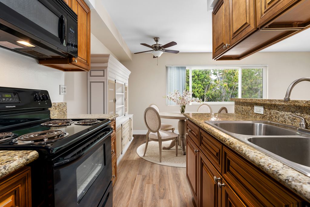 Lombardi Apartments Image 13