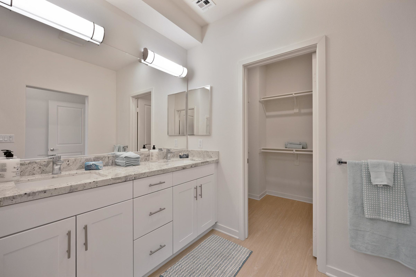 River Gate Townhomes Image 46