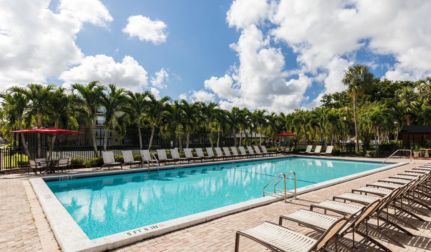 Plantation Gardens Apartment Homes Image 3