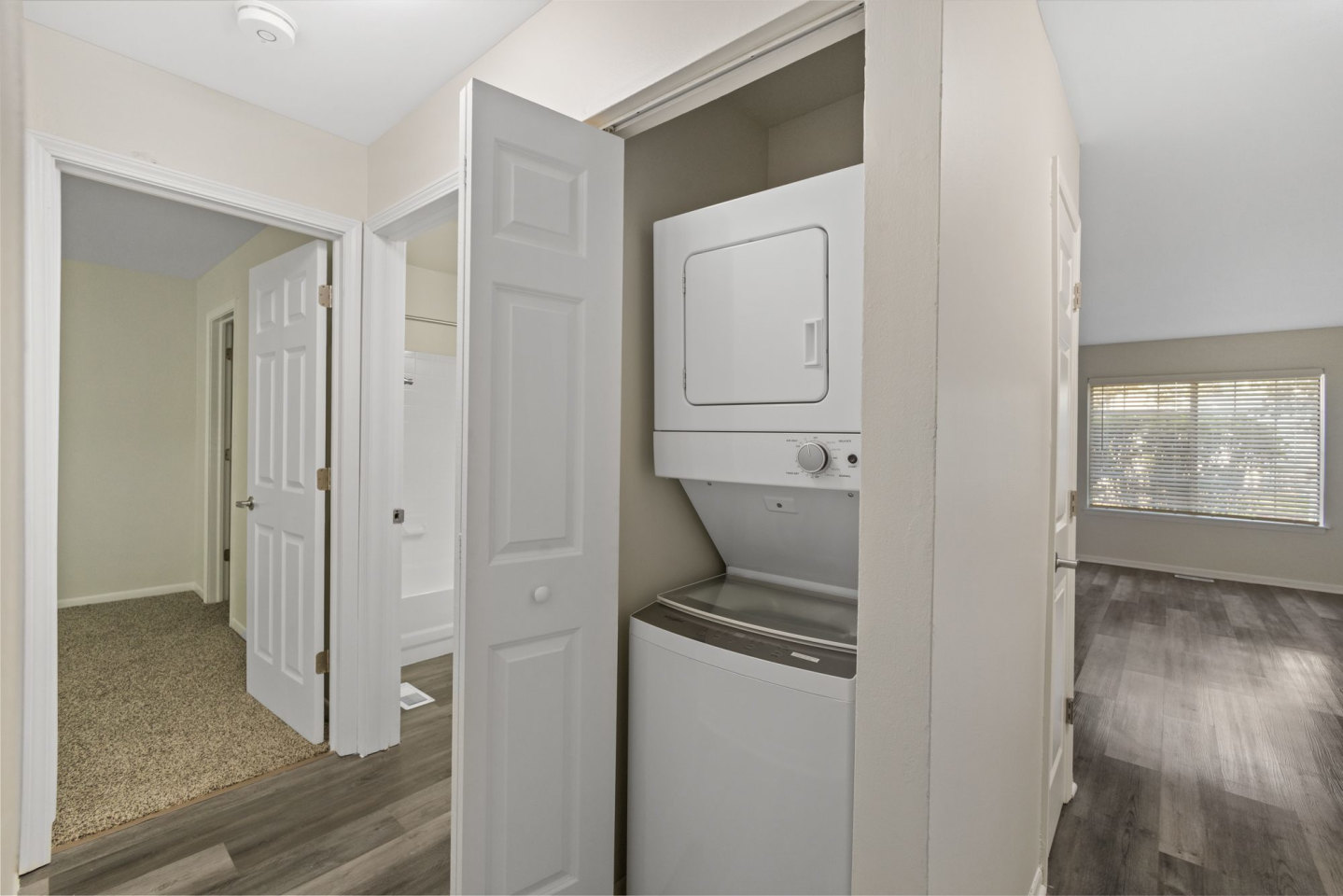 ExecuStay Avalon at Poplar Creek Image 10