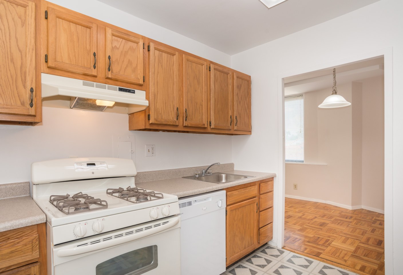 Connecticut House Apartments Image 16