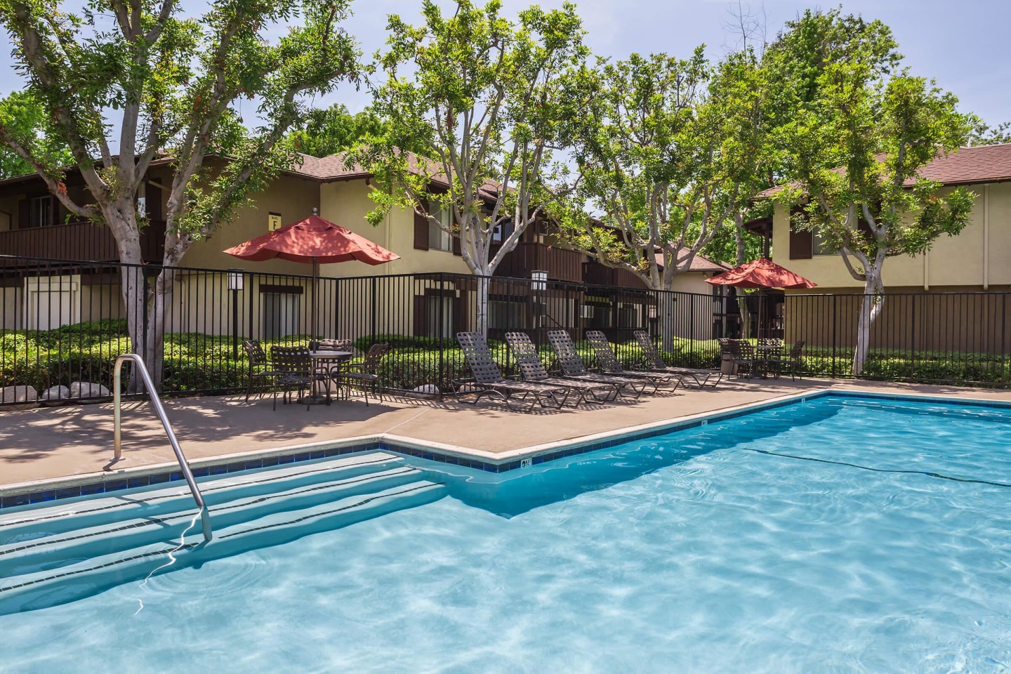 Country Hills Apartment Homes Image 17