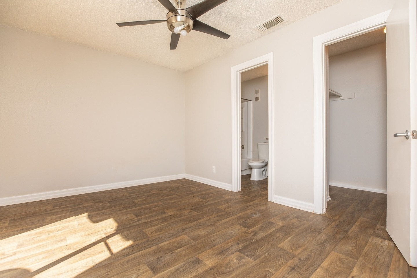 Fredericksburg Place Image 22