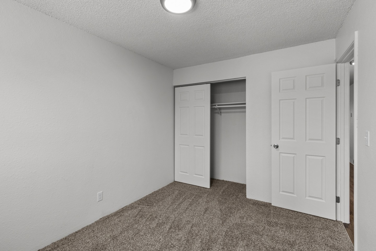 Creekside Apartments Image 18
