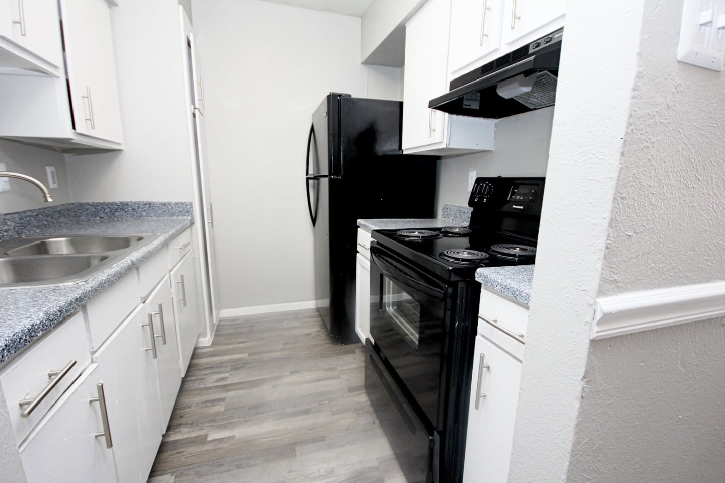 Devon Park Apartments Image 6