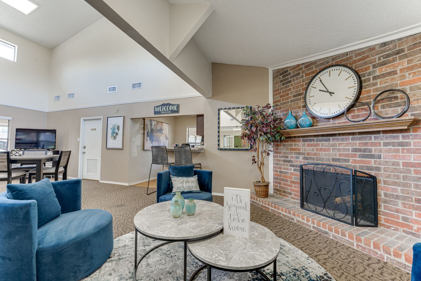 Towne Centre Village Image 12