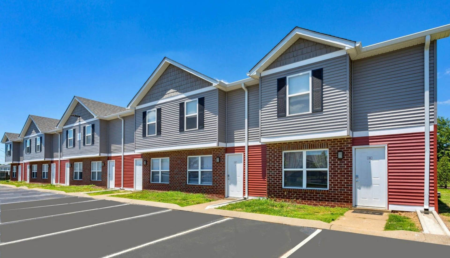 Chariot Pointe apartments Image 2