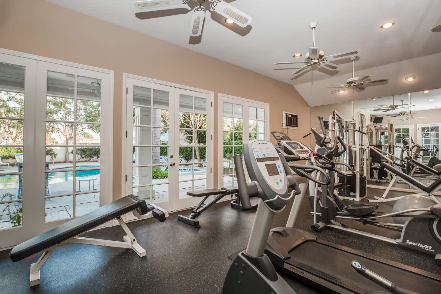 Sandpointe Cove Apartment Homes Image 11