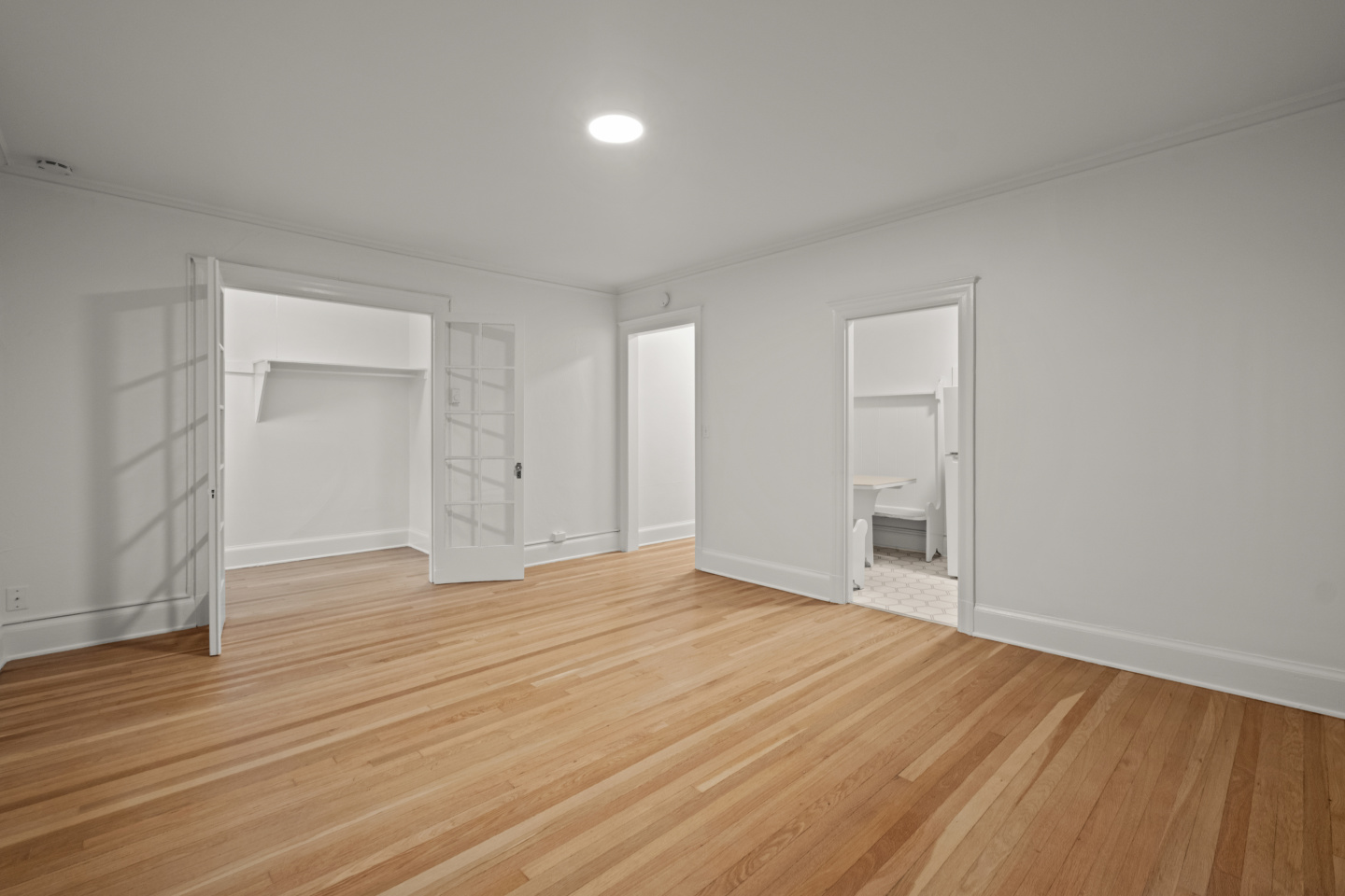 Campus Apartments Image 12
