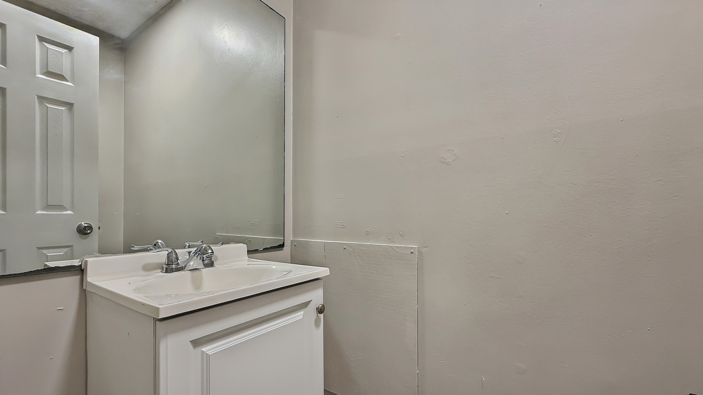 Holly Hills Image 21