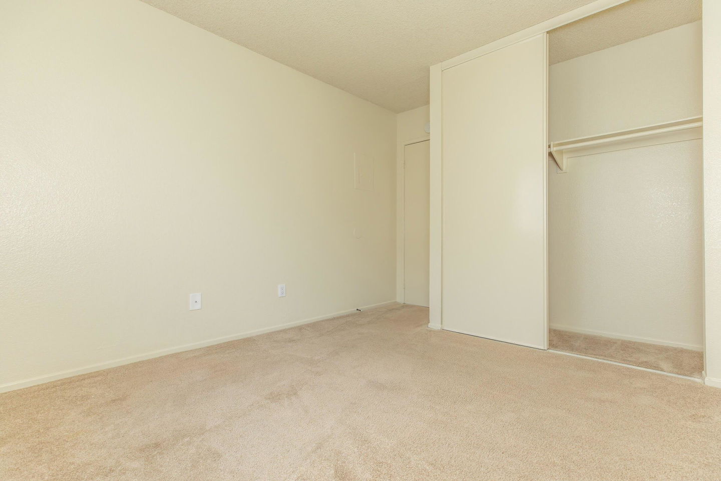 Harbor Point Apartments Image 23