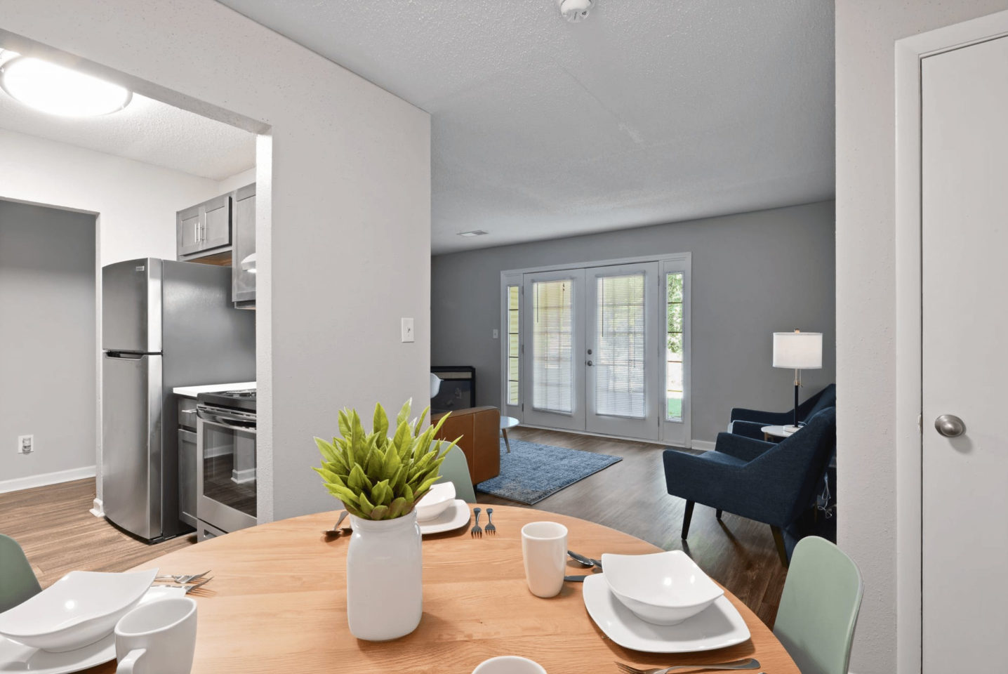 Premier Apartments Image 15