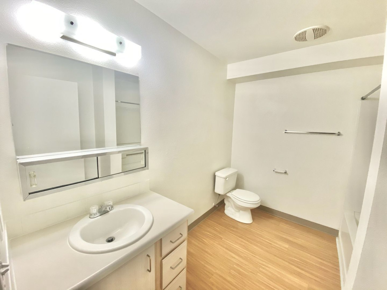 Aspen Court Apartments Image 8