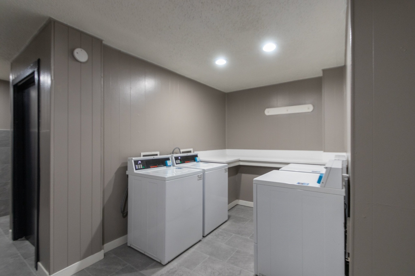 Cambridge Court Apartments Image 35