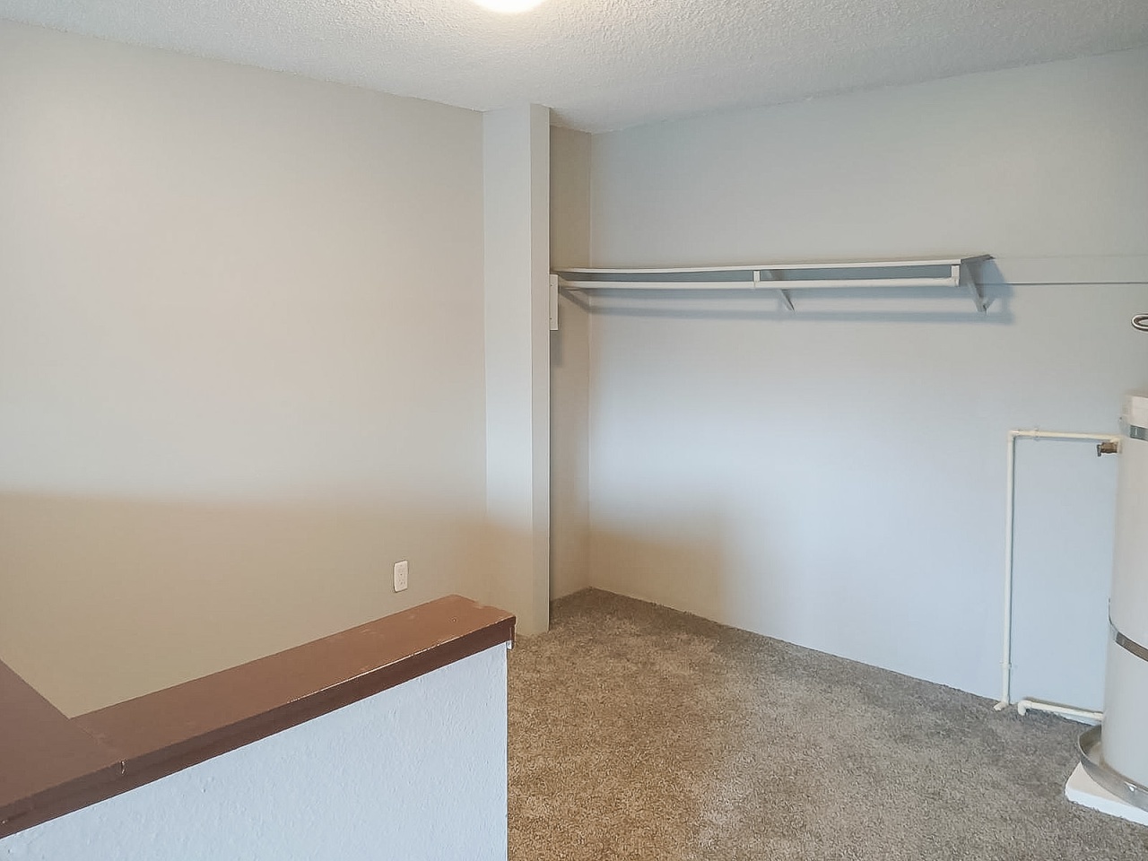 Phoenix Court Apartments Image 9
