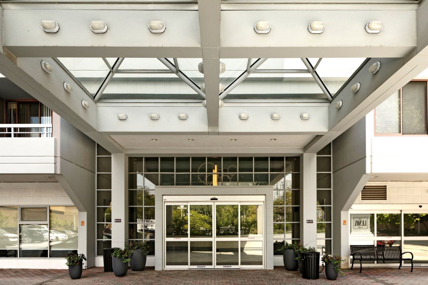 Lenox Club Image 21