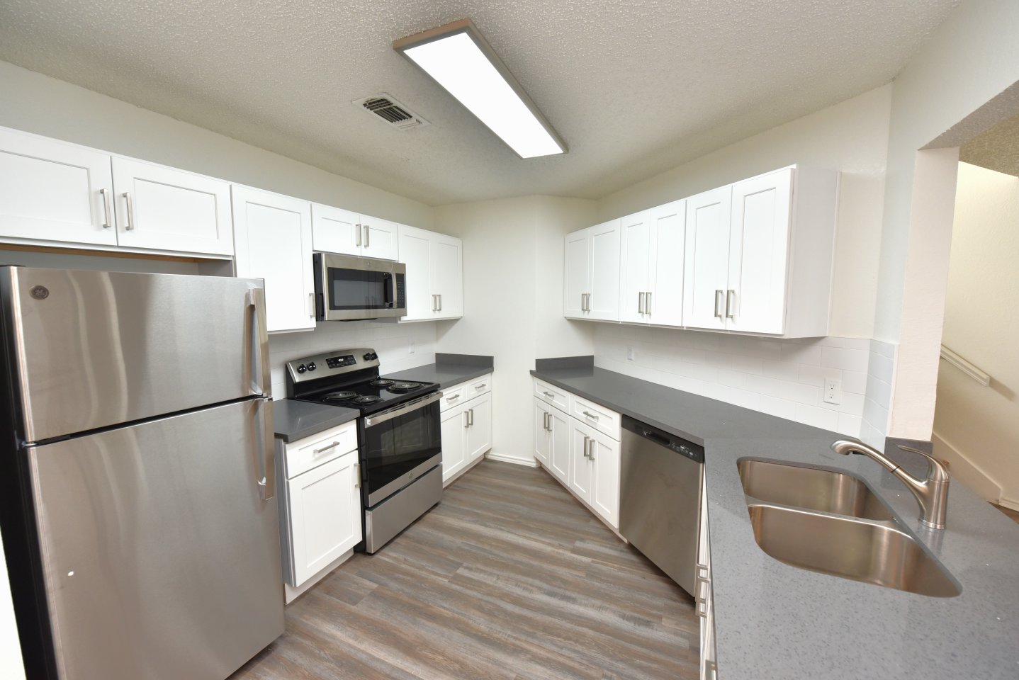 Yorkshire Village Apartments Image 5