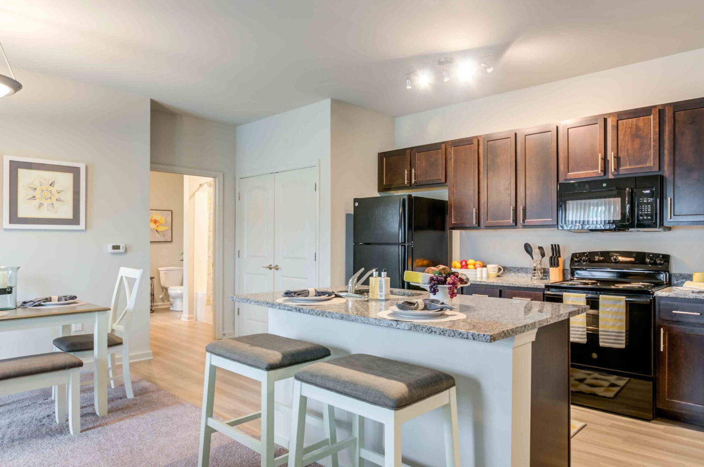 Coventry Square Apartments Image 5