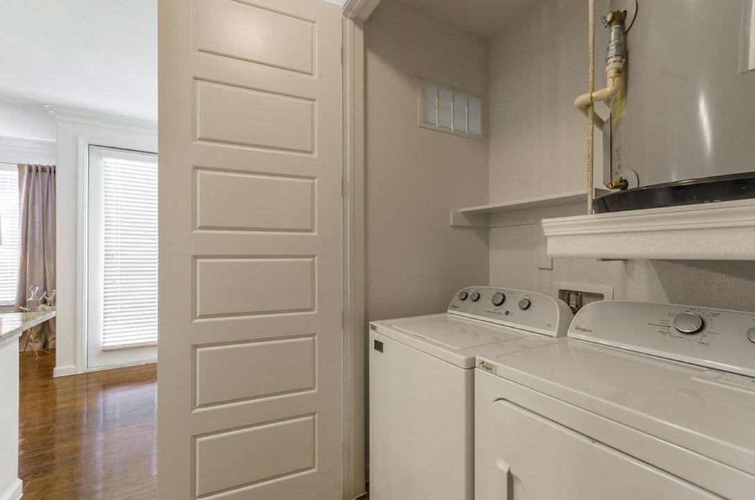 Berkshire Lakeway Image 10