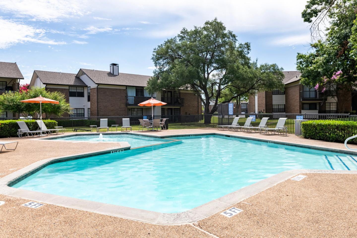 Fox Trails Apartments Image 18