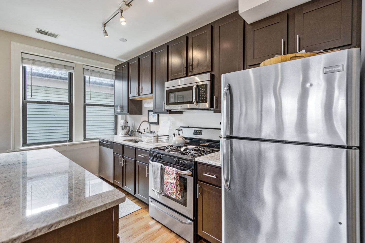 2229-35 W Wilson Image 6