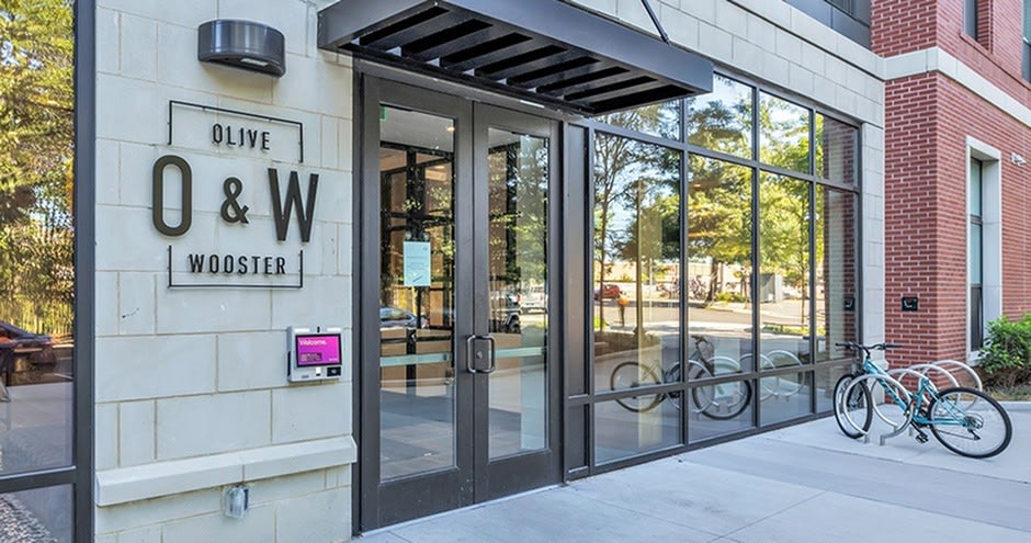 Olive & Wooster Image 54