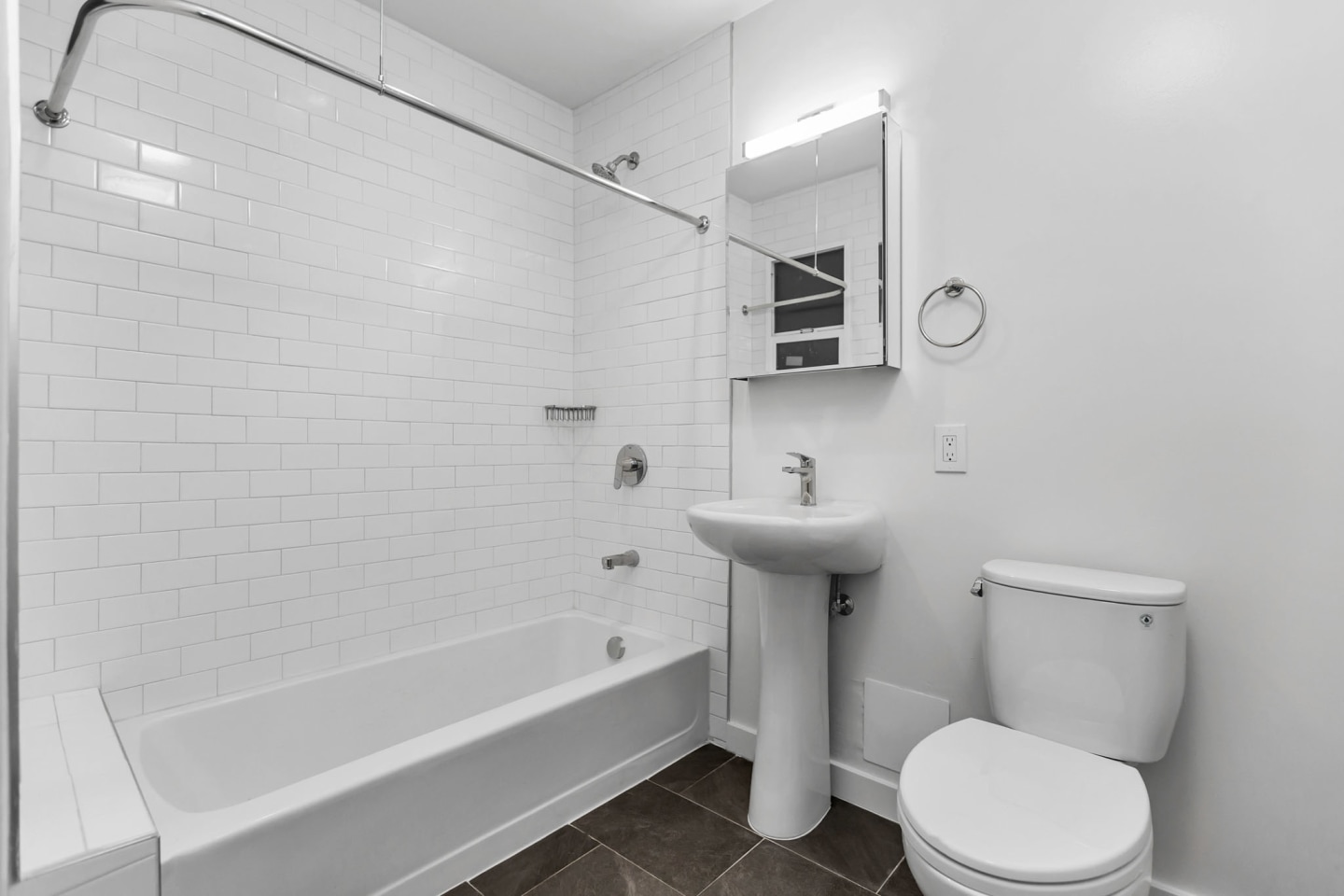 455 Hyde Image 17