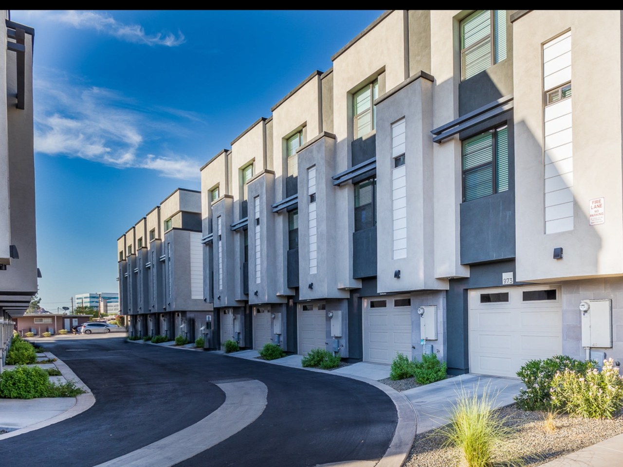 The Hardy Tempe Townhome Living Image 15